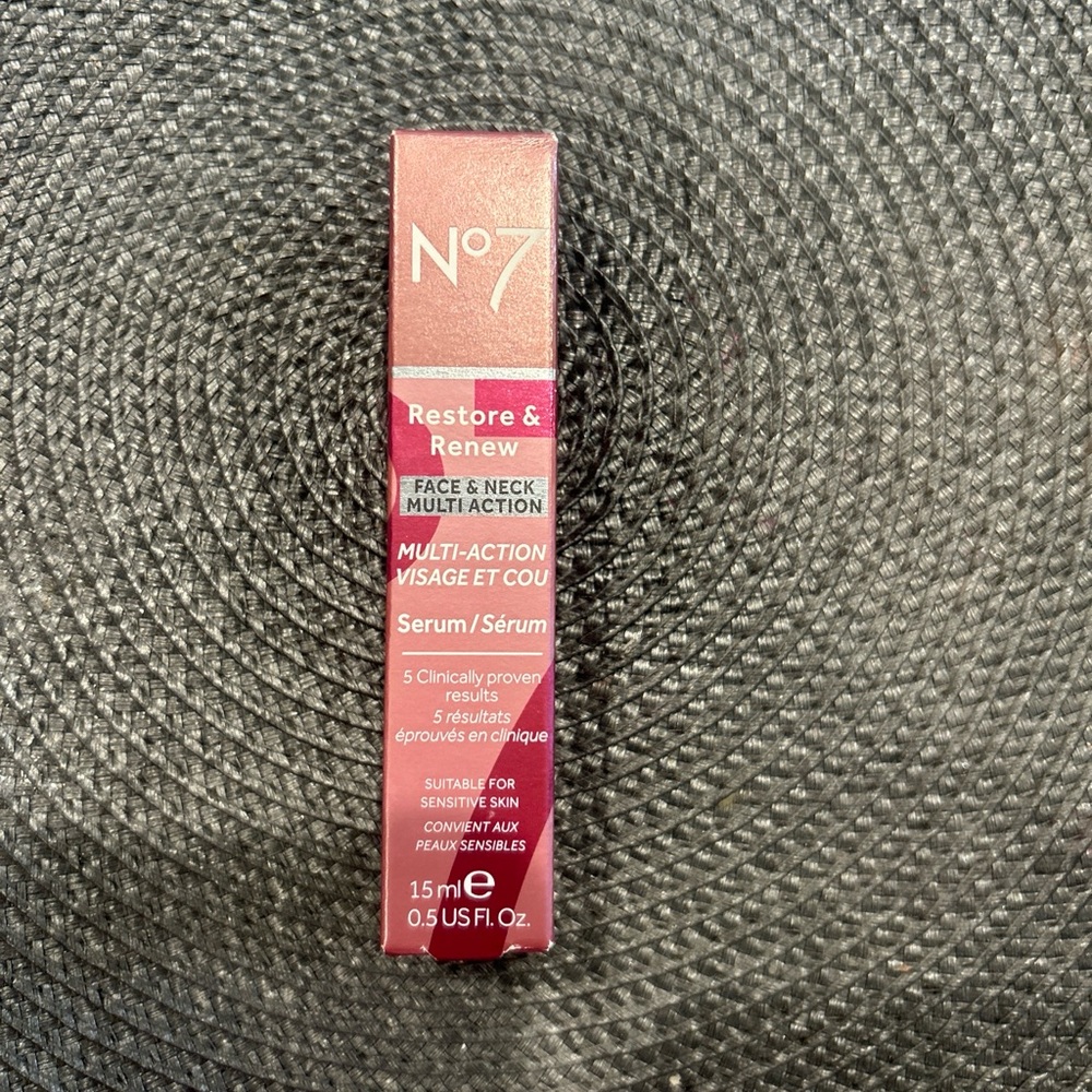 No 7 restore and renew serum